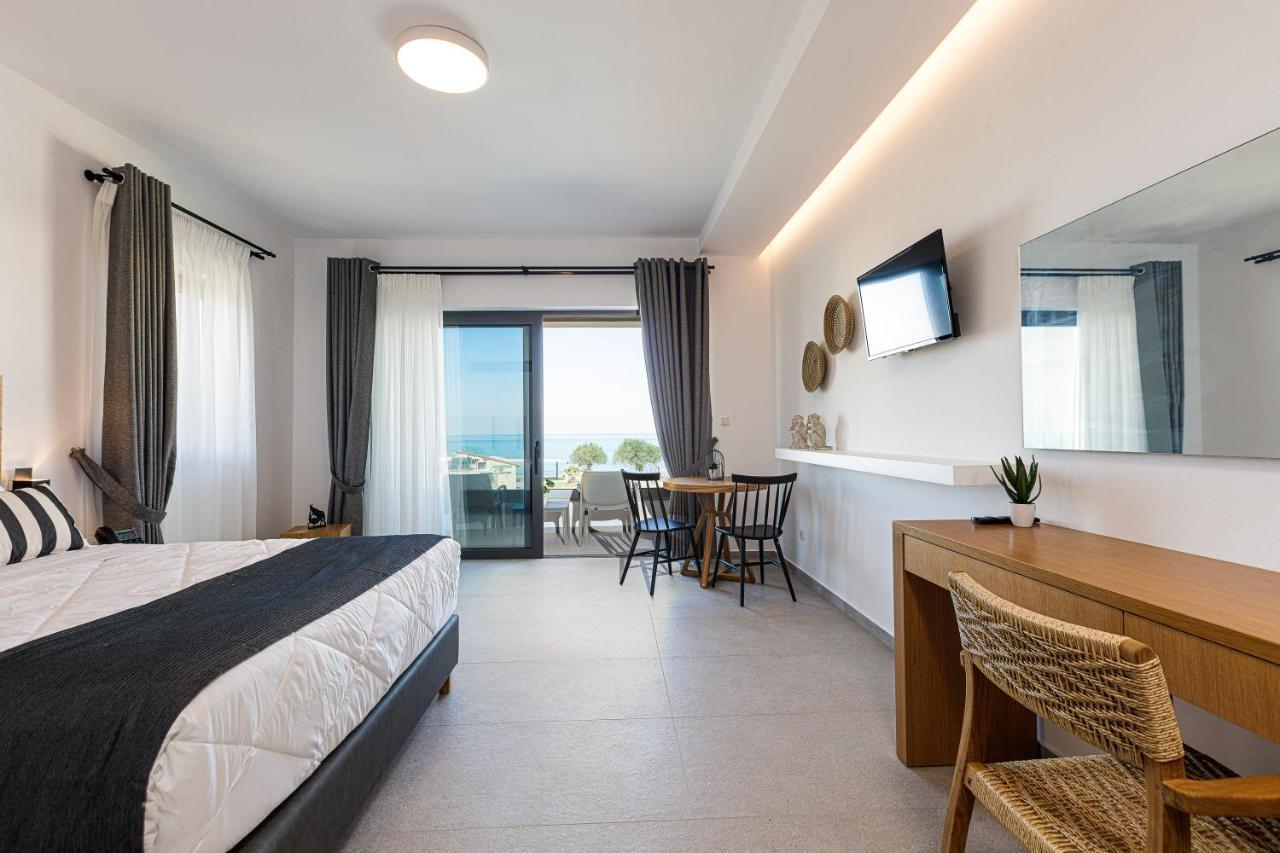 Eleven Boutique Suites Stavromenos Extérieur photo