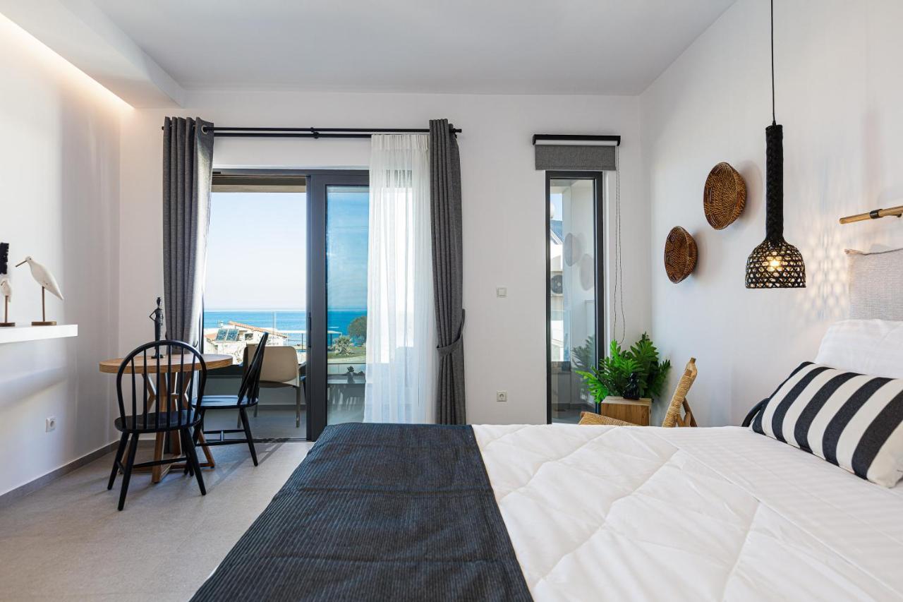 Eleven Boutique Suites Stavromenos Extérieur photo