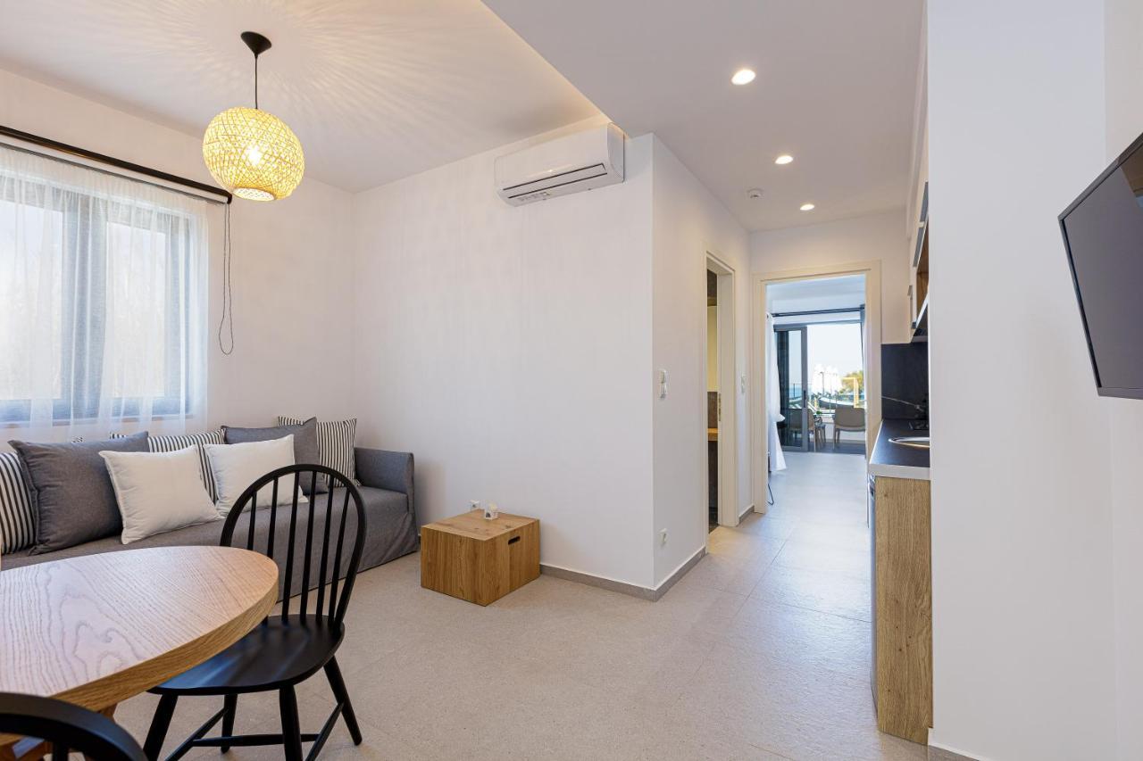 Eleven Boutique Suites Stavromenos Extérieur photo