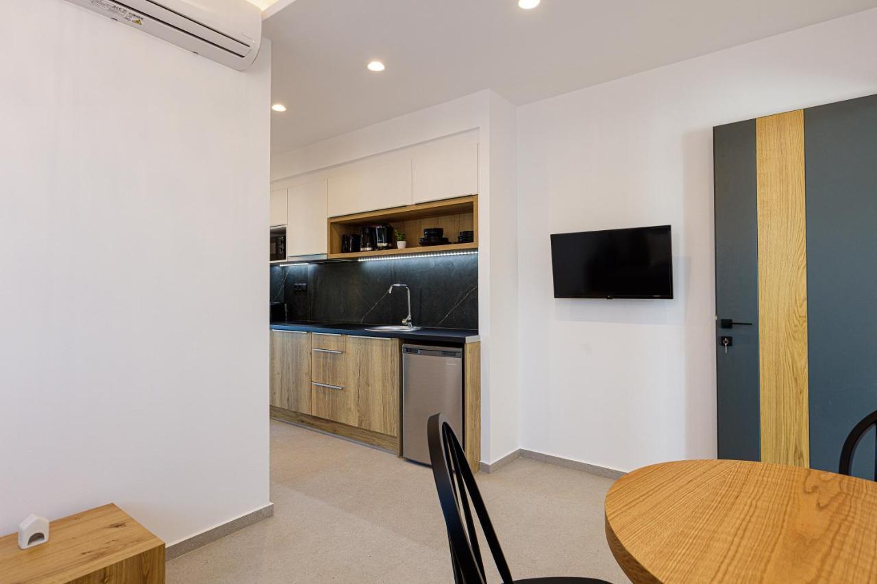 Eleven Boutique Suites Stavromenos Extérieur photo