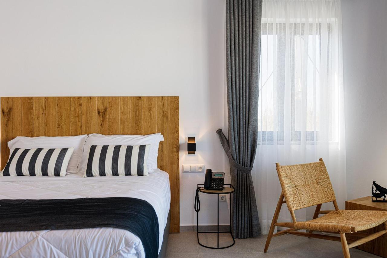 Eleven Boutique Suites Stavromenos Extérieur photo