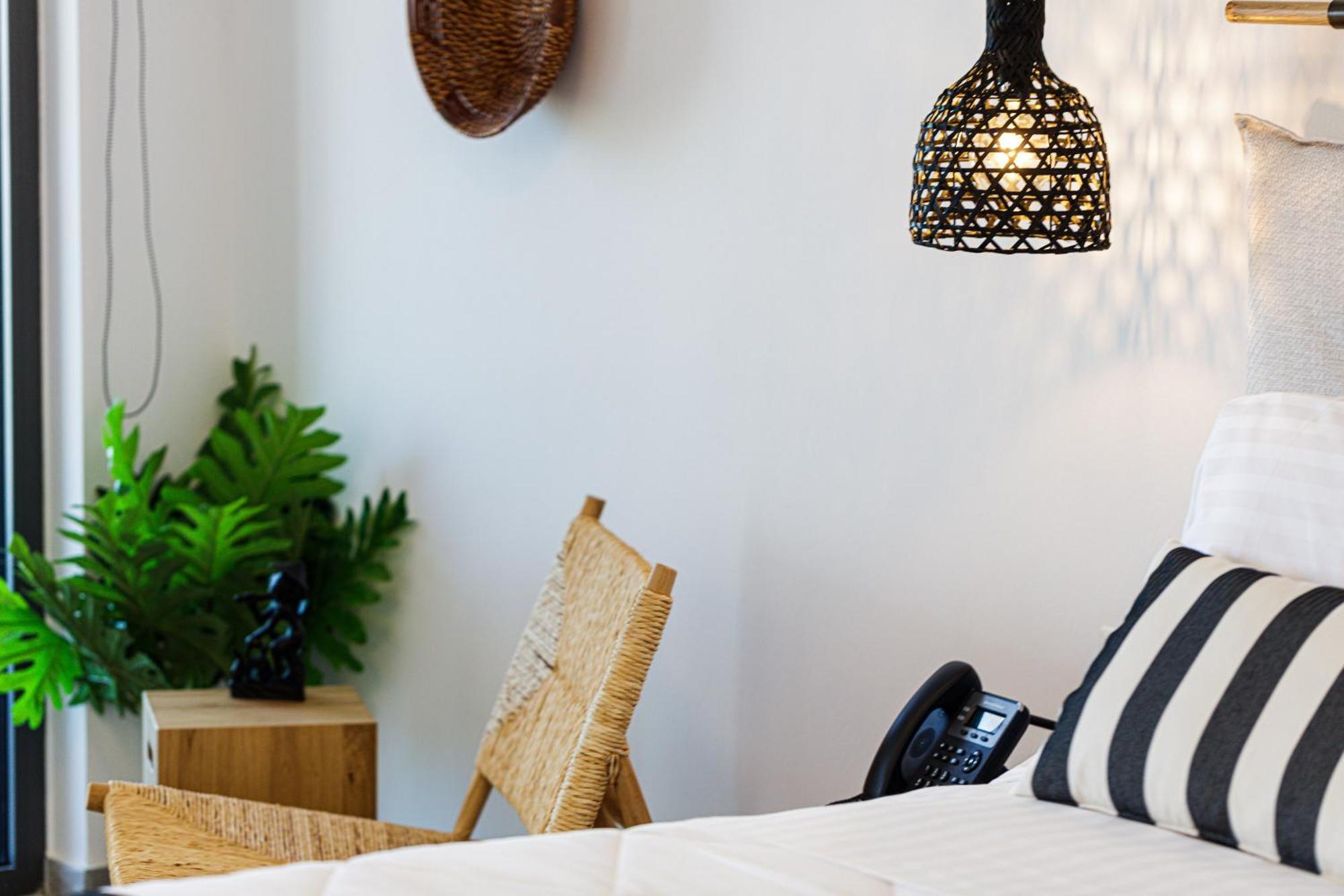 Eleven Boutique Suites Stavromenos Chambre photo
